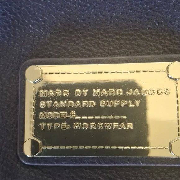 Marc by Marc Jacobs Deep Navy Leather Shoulder Bag with Silver Plaque - Picture 2 of 10